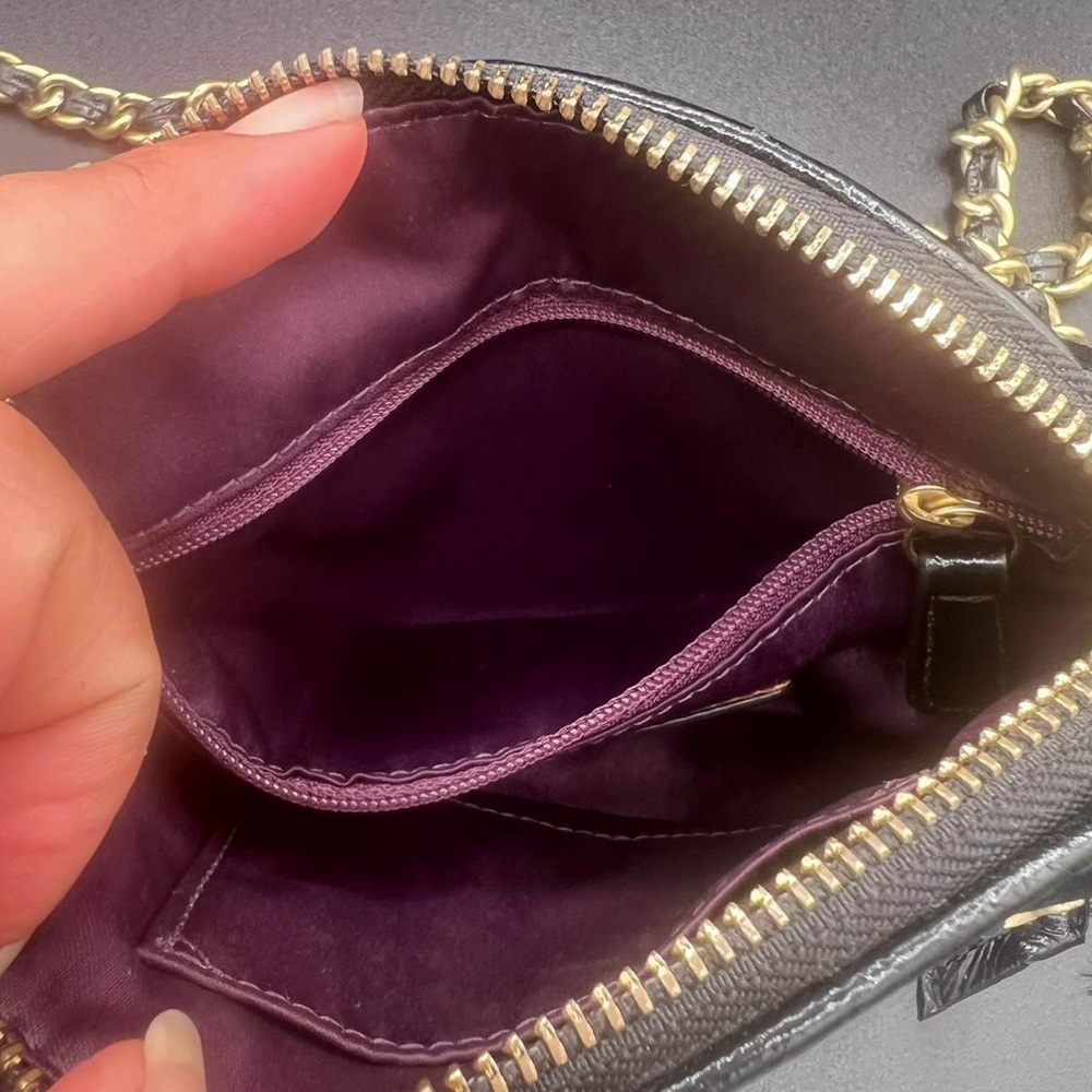 Coach Poppy Black Sequin Wristlet with Gold Chain Strap. EUC - Picture 6 of 9